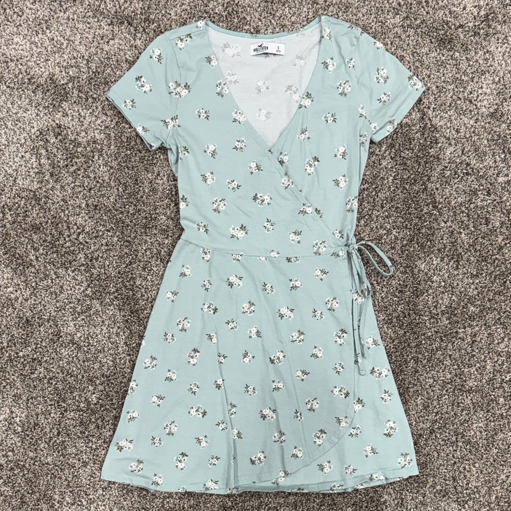 Hollister Floral Mini Dress ~ Women’s Size Small